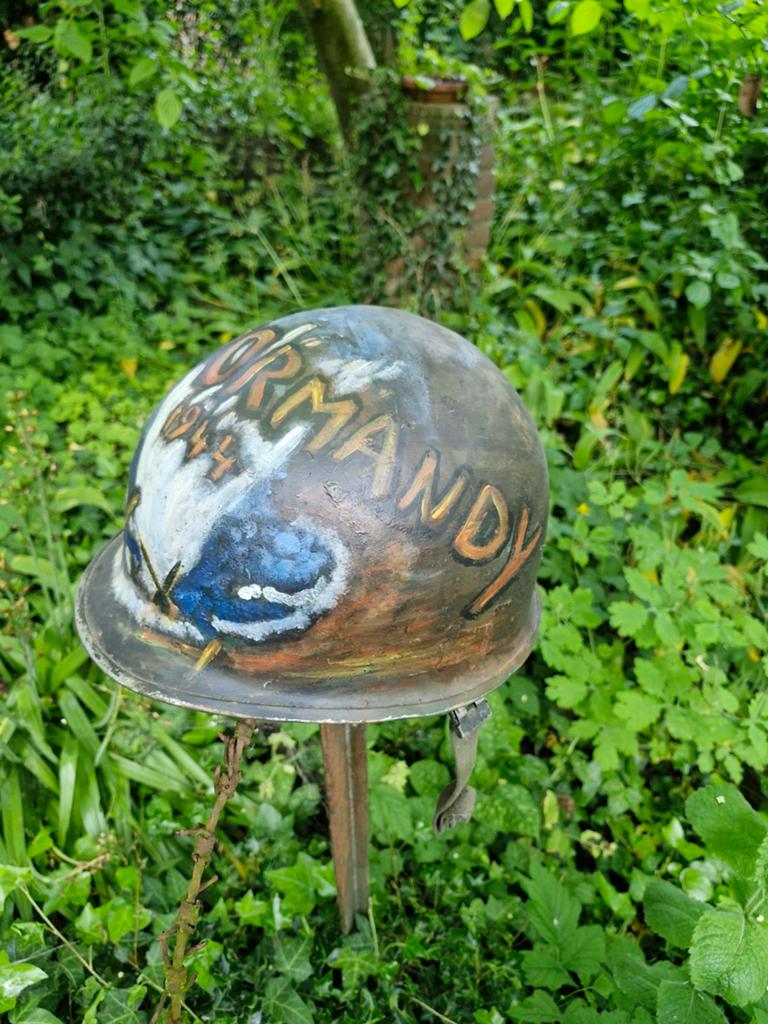 WW2 M1 Helm (kopie) - Herdenking Landing Normandië 1944, Verzamelen, Ophalen of Verzenden, Landmacht, Amerika, Helm of Baret