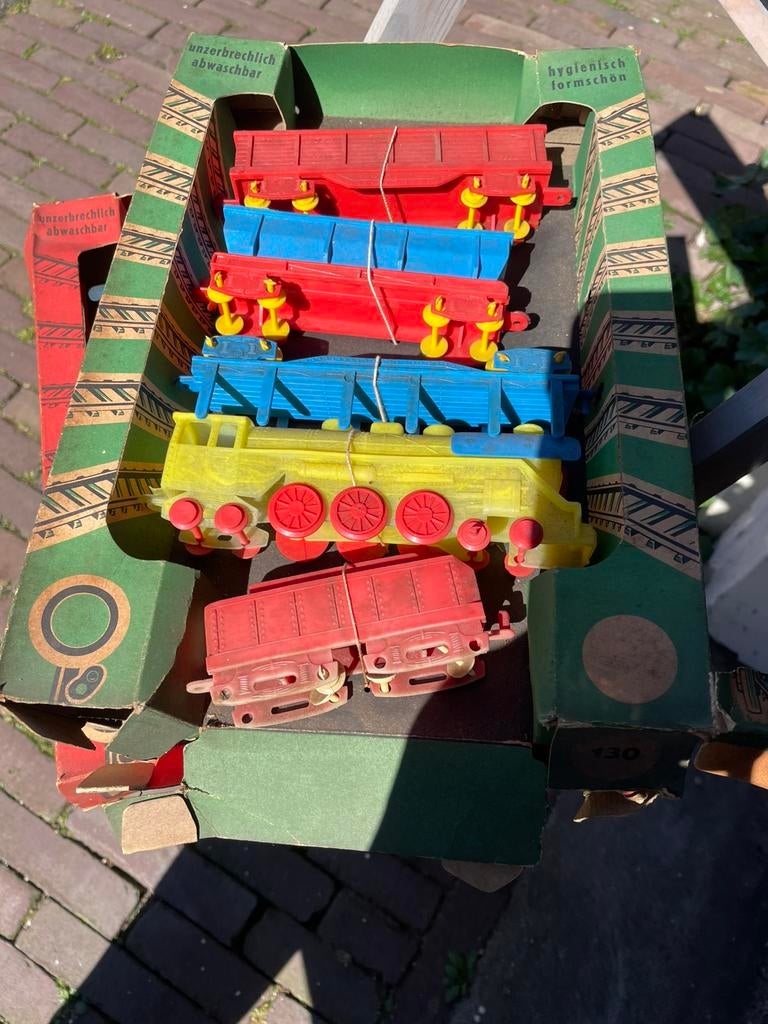 Oude winkelstock plastic treintjes in ds 3x verzamelaar, Ophalen of Verzenden