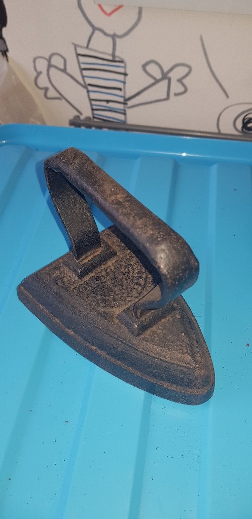 Massief stalen strijkijzer(oud) (Z231-57), Antiek en Kunst, Antiek | Gereedschap en Instrumenten, Ophalen of Verzenden