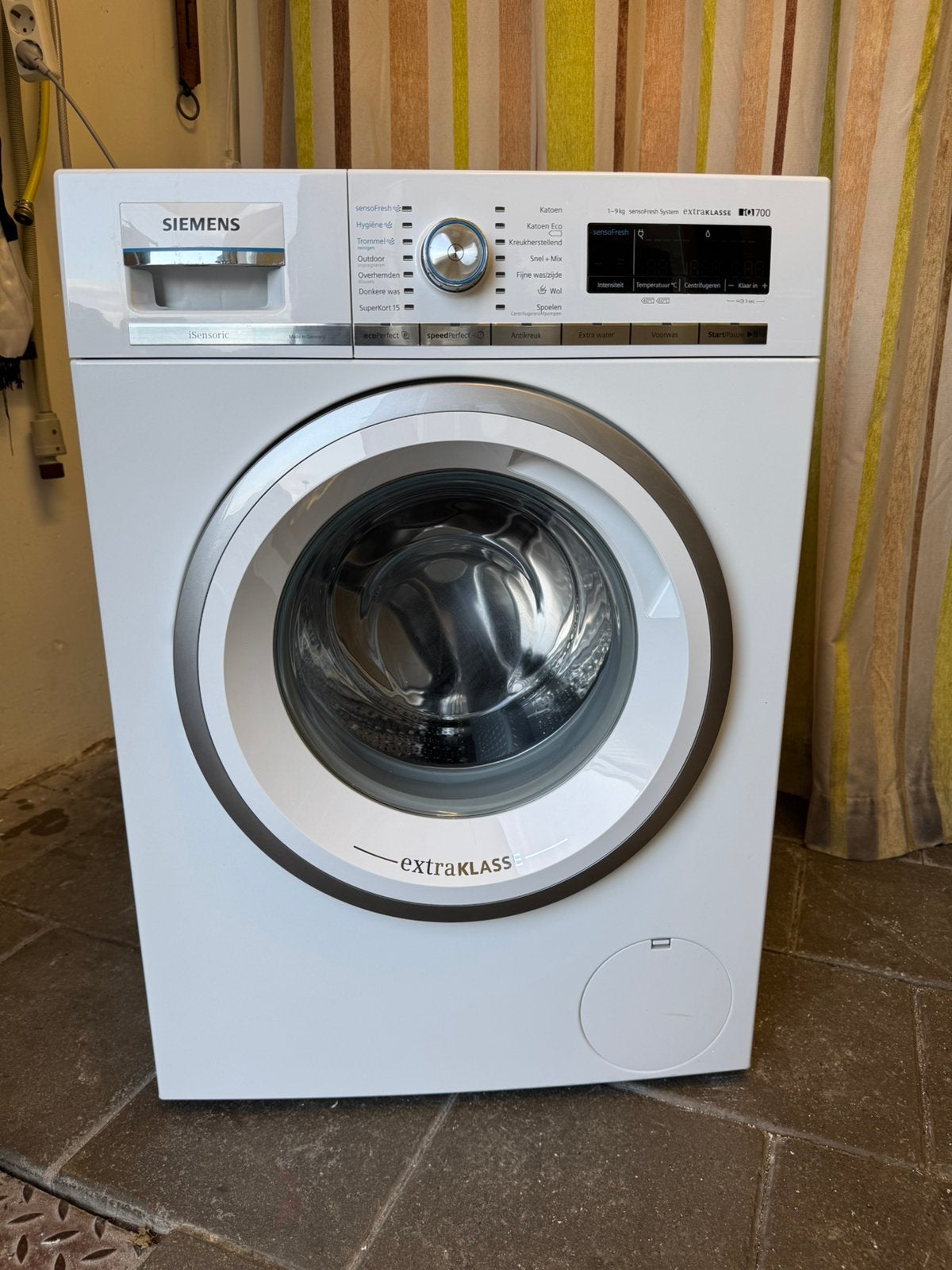 Siemens iQ700 | Wasmachine | 9KG | 1600 Toeren, Ophalen, 1200 tot 1600 toeren, Gebruikt, Minder dan 85 cm