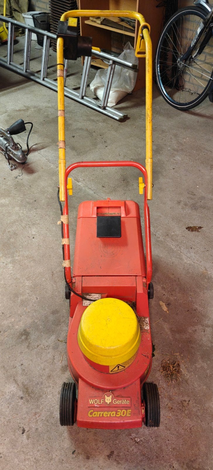 Wolf Garten Carrera 30E Elektrische Grasmaaier, Tuin en Terras, Grasmaaiers, Ophalen, Cirkelmaaier, Elektrische grasmaaier, 30 t/m 39 cm