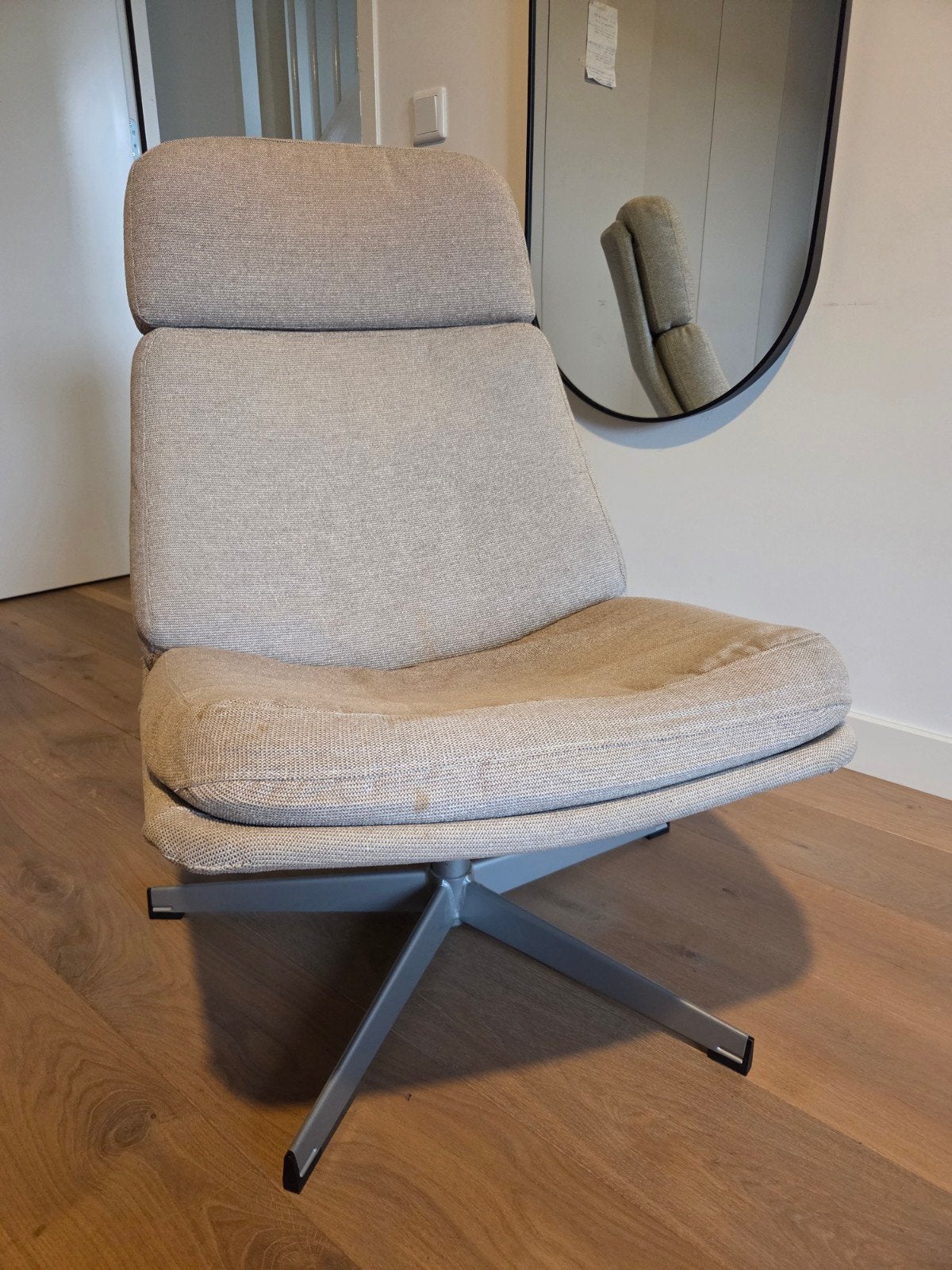 Draaistoel Lunna beige, Ophalen, Modern, Comfortabel, Gebruikt, 75 tot 100 cm