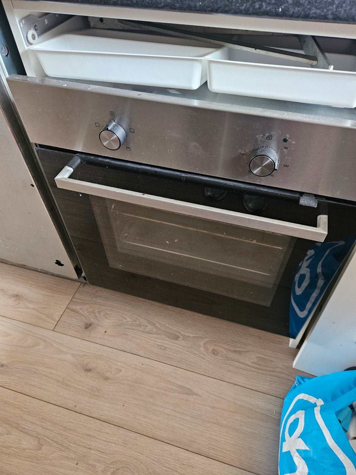 Inbouw oven, Ophalen