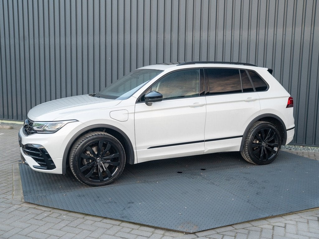 Volkswagen Tiguan 1.4 TSI eHybrid R-Line Business+ | 360 Cam, Auto's, Volkswagen, Euro 6, 4 cilinders, Leder en Stof, Grijs