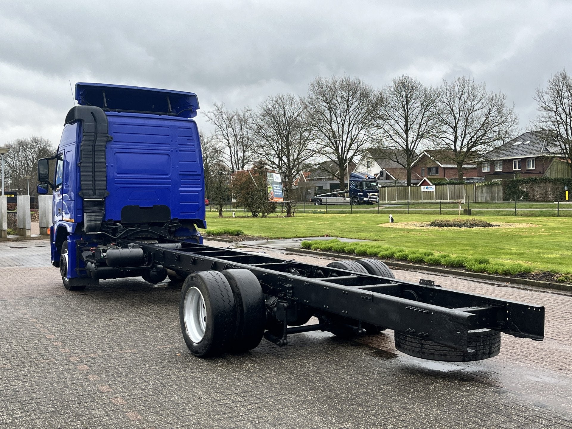 Volvo FM9 4X2R FAL7.1 RAS-A4/L90 600cm wielbasis Chassis cab, Auto's, Vrachtwagens, Stof, Zwart, Blauw, Radio