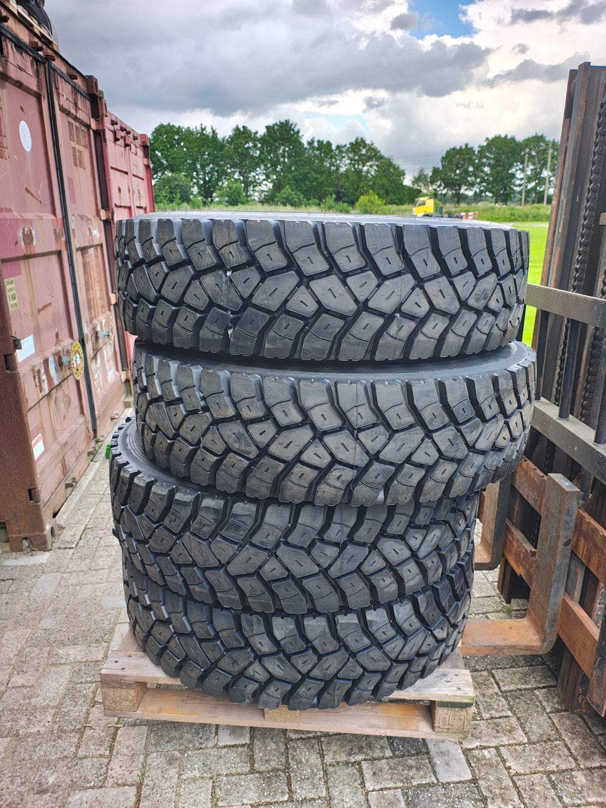Nieuwe Cover banden 315/80R22.5 voor Truckpulling, Nieuw, Overige maten, Ophalen of Verzenden, Band(en)