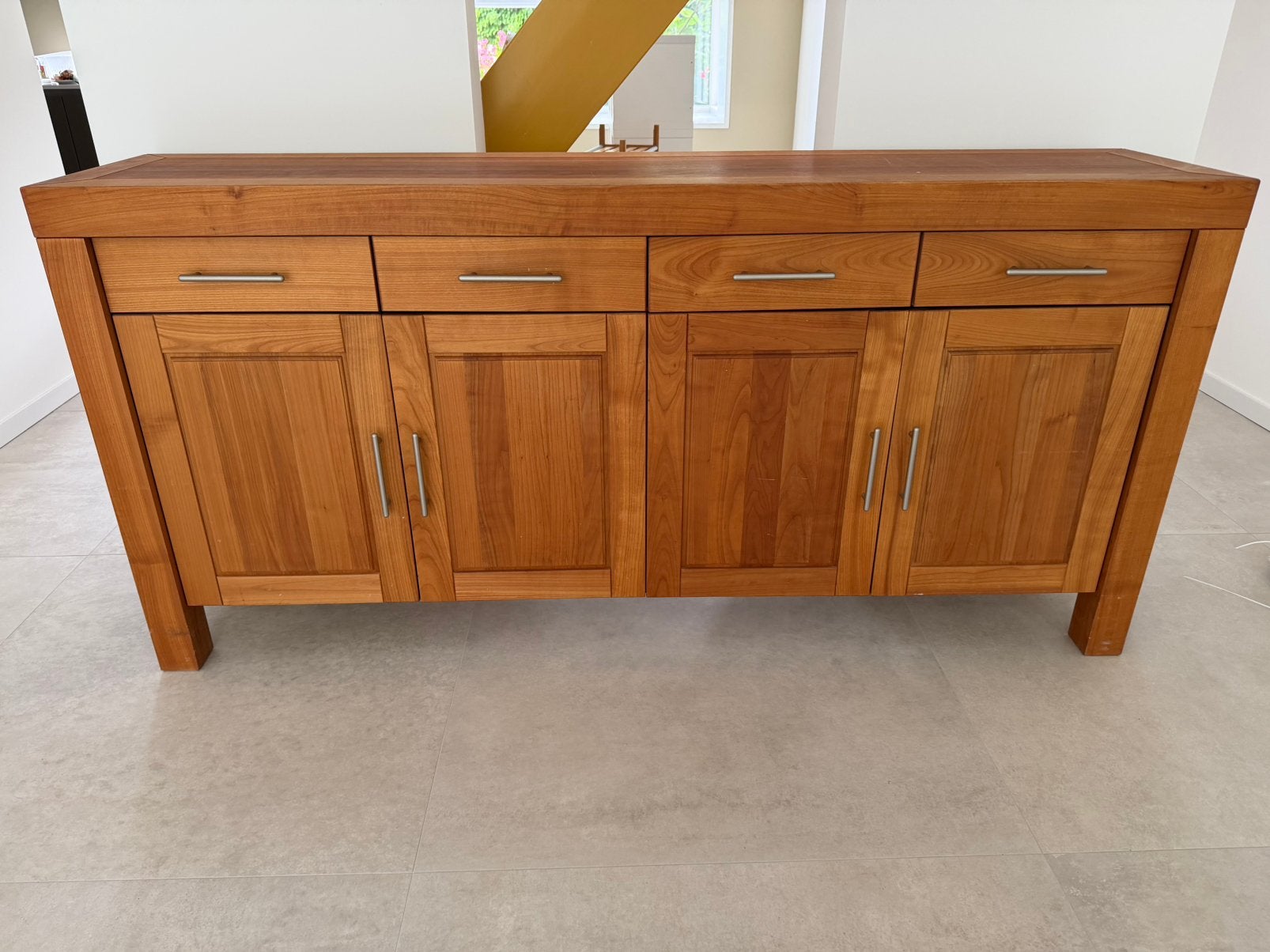Kersen houten dressoir 200 cm – uitstekende staat, Huis en Inrichting, Kasten | Dressoirs, Ophalen, Zo goed als nieuw, 25 tot 50 cm
