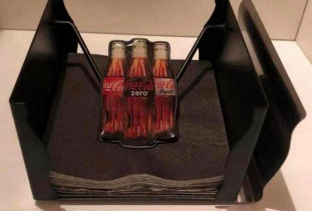 Coca-Cola Zero servettenhouder met servetten - Collectors it, Vintage, Zwart, Ophalen of Verzenden, Zo goed als nieuw