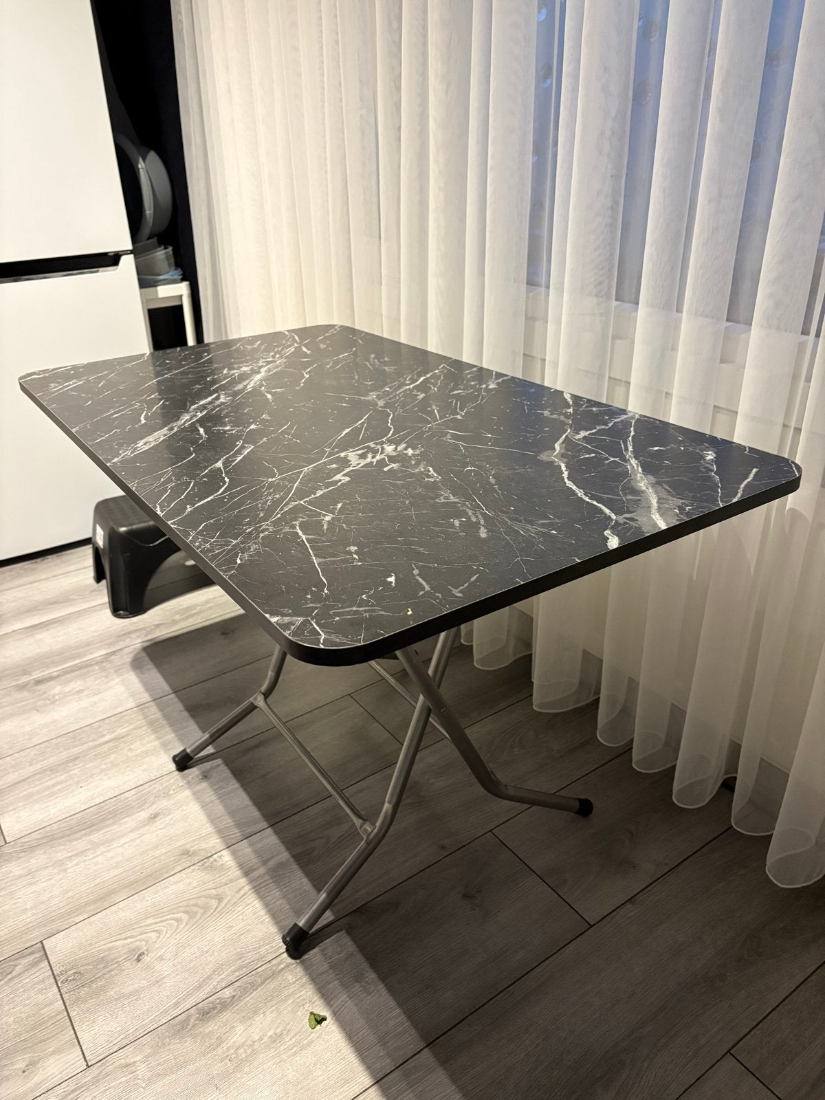 Inklapbare tafel met marmerlook blad zga nieuw, Ophalen, Kunststof, Gebruikt, 100 tot 150 cm