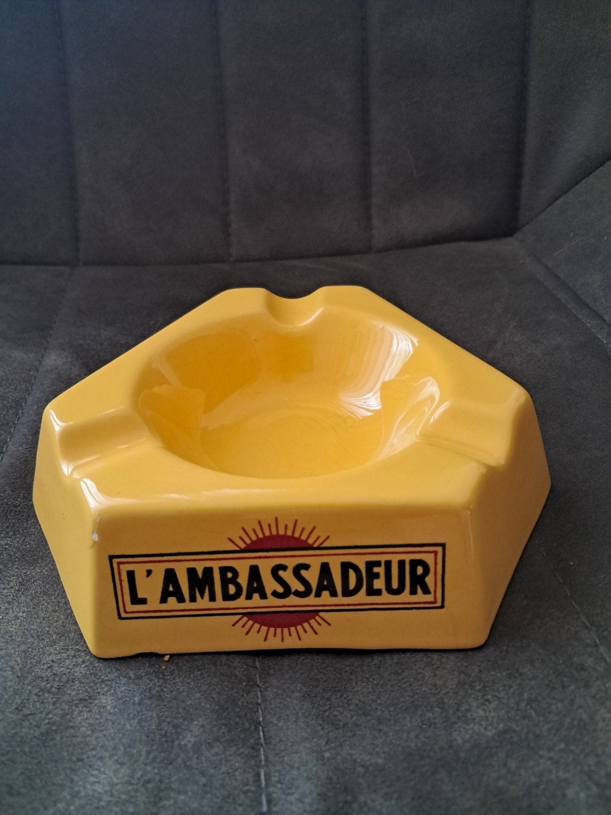 Reclame-asbak van L'Ambassadeur. Frankrijk 1950-1960, Ophalen, Gebruikt, Asbak