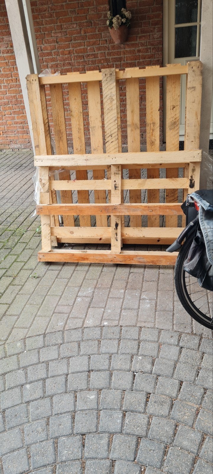 2 palets gratis af te halen, Doe-het-zelf en Verbouw, Ophalen, Gebruikt, Steigerhout, 50 mm of meer
