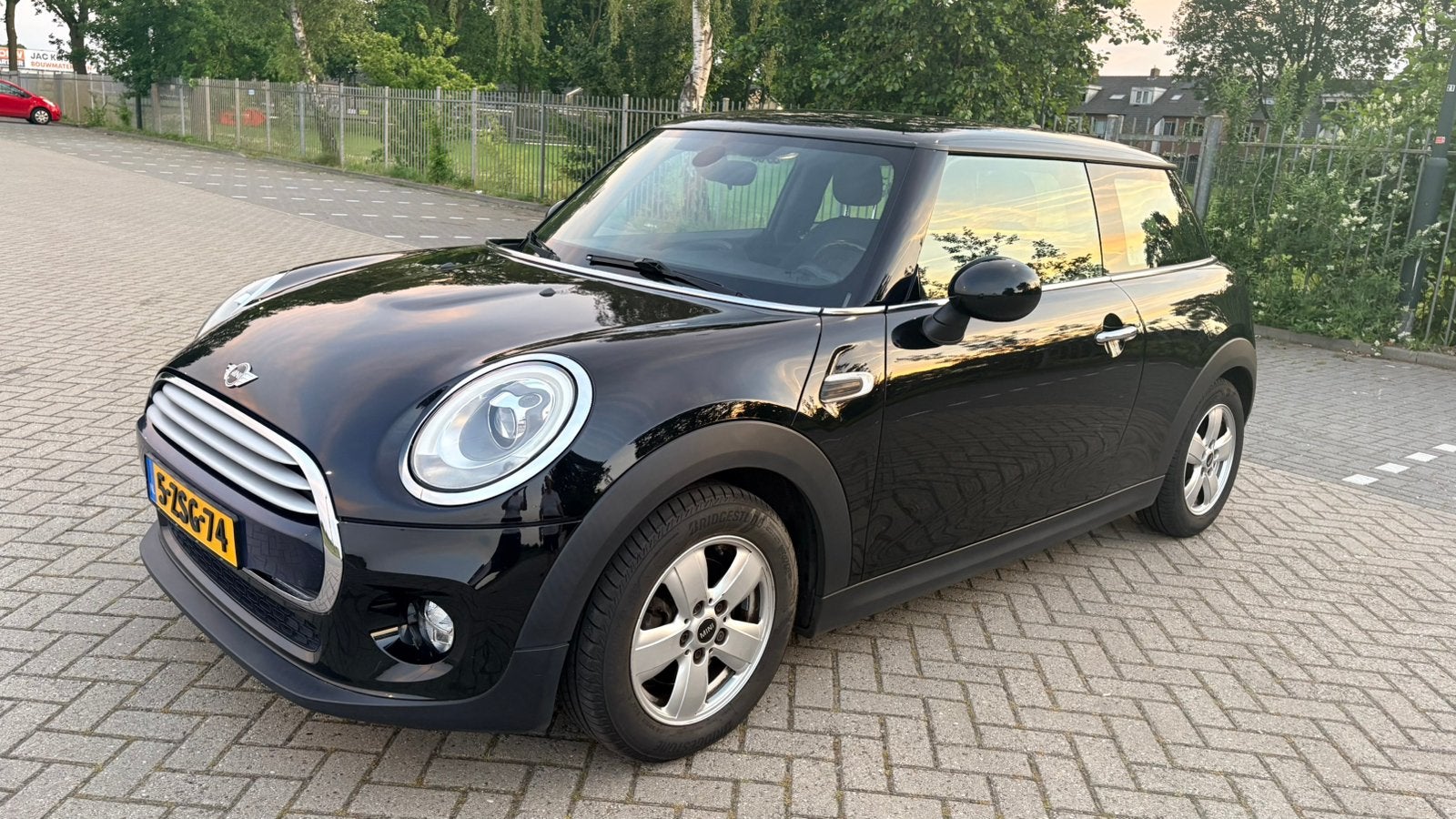 Mini 1.5 Cooper 2015 Zwart/Metallic NAVI/CRUISE CONTROL, Voorwielaandrijving, 4 stoelen, Origineel Nederlands, USB