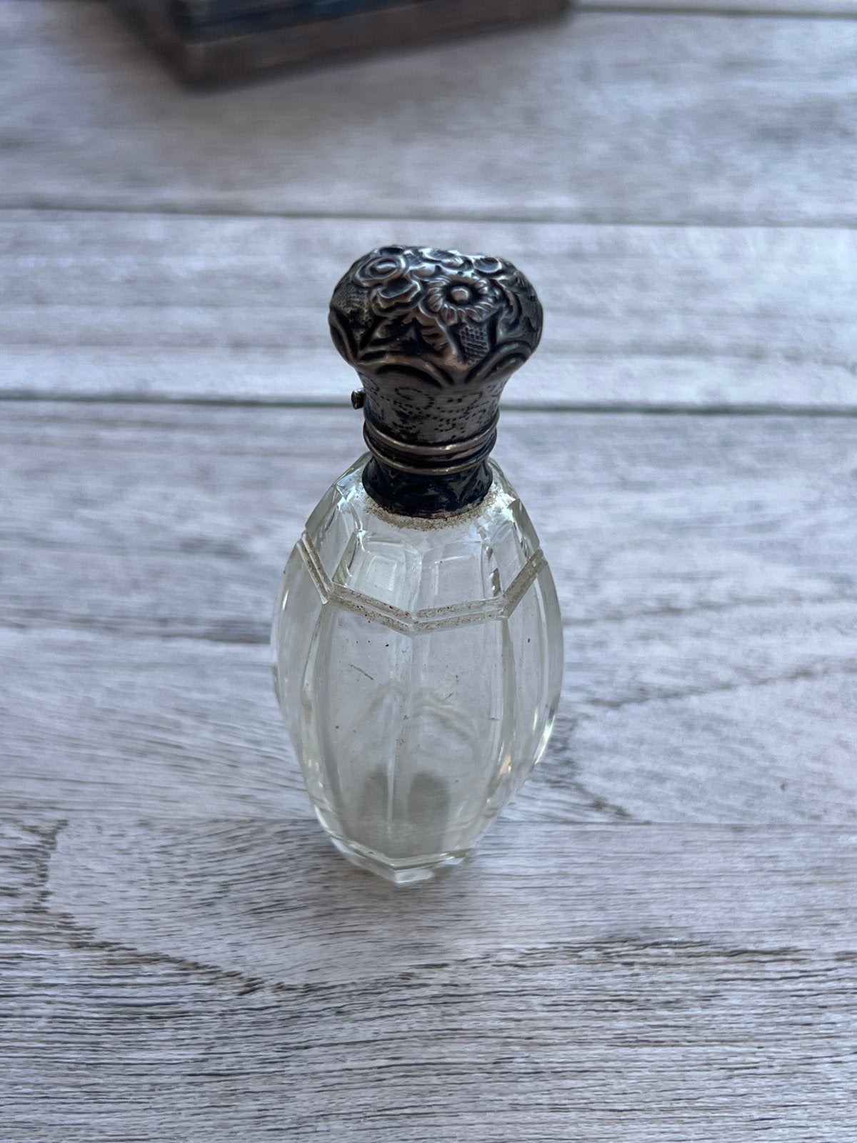 Antieke parfumflesje met zilveren dop, Antiek en Kunst, Ophalen of Verzenden