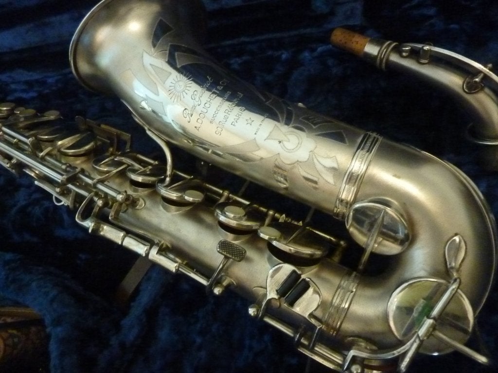 Vintage Saxofoon René Guénot, Parijs bijzondere uitgave., Ophalen, Gebruikt, Alt, Met koffer