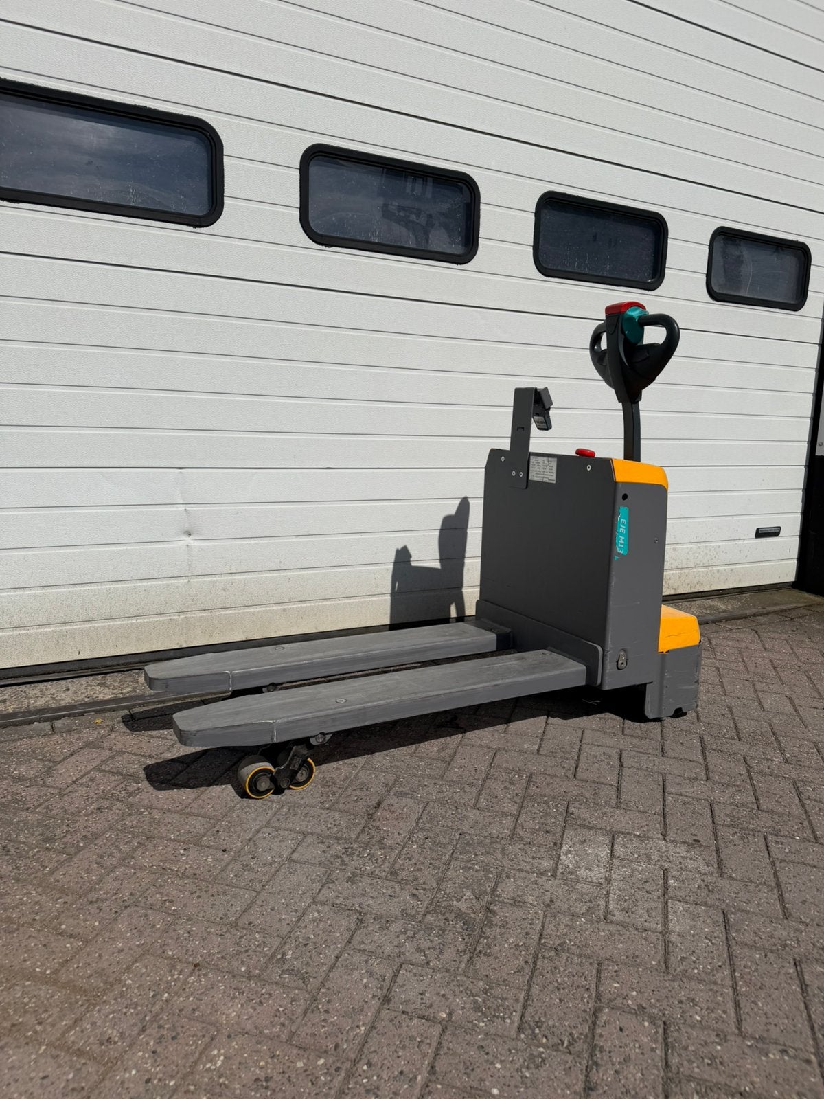 Electrische pompwagen met weegsysteem, Doe-het-zelf en Verbouw, Palletwagens en Pompwagens, Ophalen of Verzenden, Zo goed als nieuw