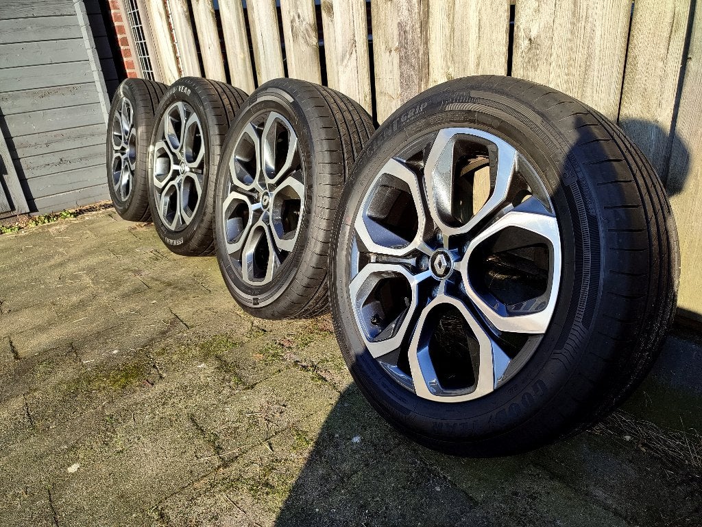 Renault Captur II originele 18" velgen met banden NIEUWSTAAT, Ophalen, Nieuw, Renault