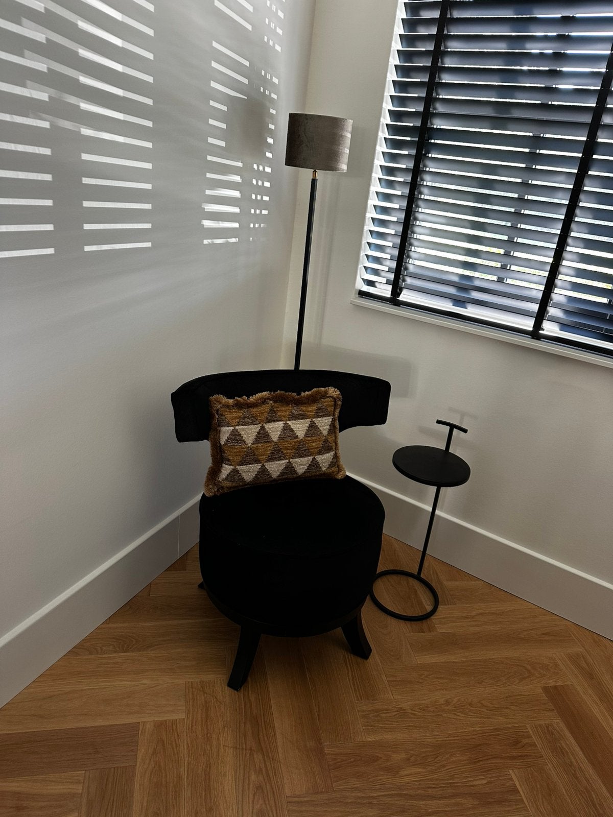 Interiors DMF Papillon chair - zwarte fauteuil, Ophalen, Zo goed als nieuw, 75 tot 100 cm, 50 tot 75 cm