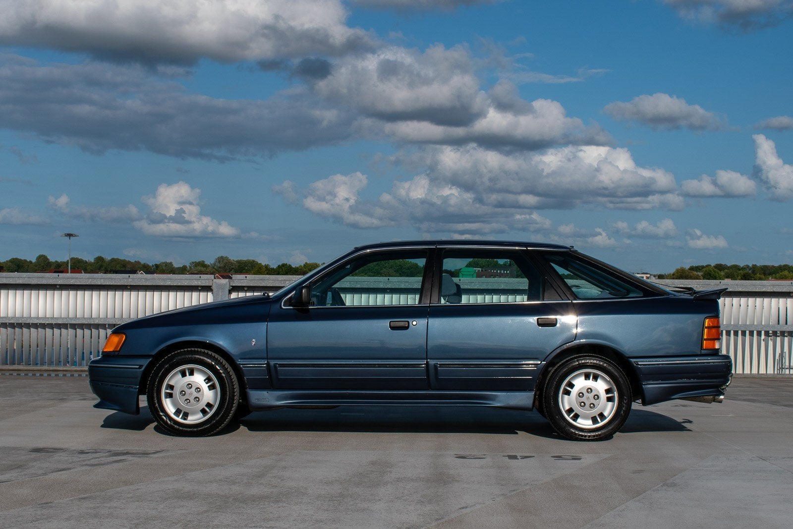 Ford Scorpio 2.8i V6 GHIA 1986 Automaat ABS 150pk Nieuwe APK, foto 7