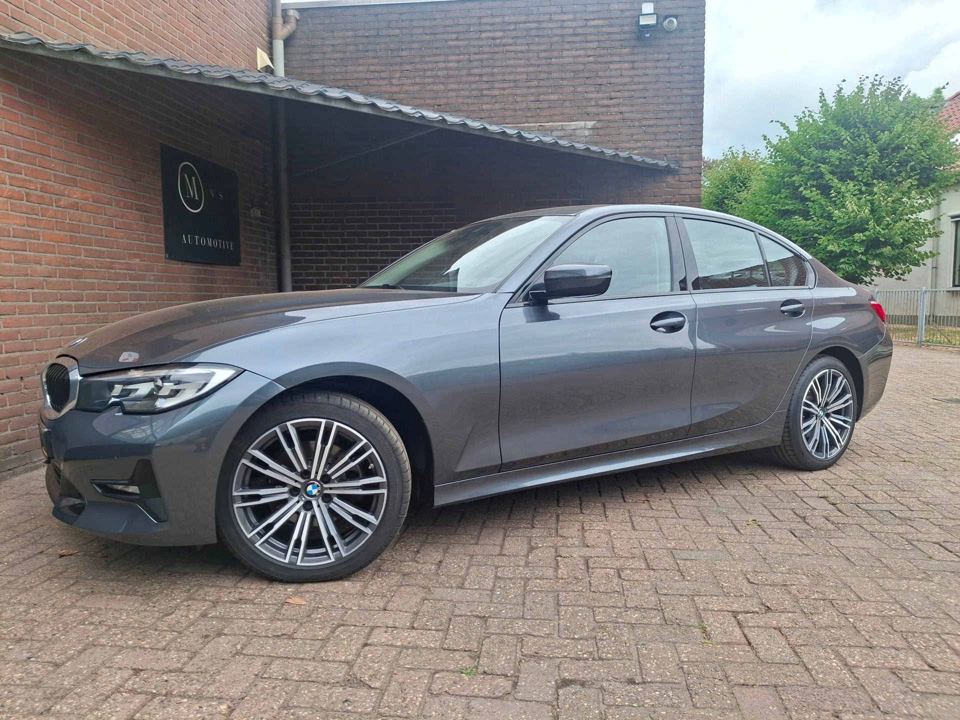 BMW 3-serie 320i Executive Edition 184PK Sport-Line Navigati, Auto's, Automaat, 1998 cc, Achterwielaandrijving, Gebruikt