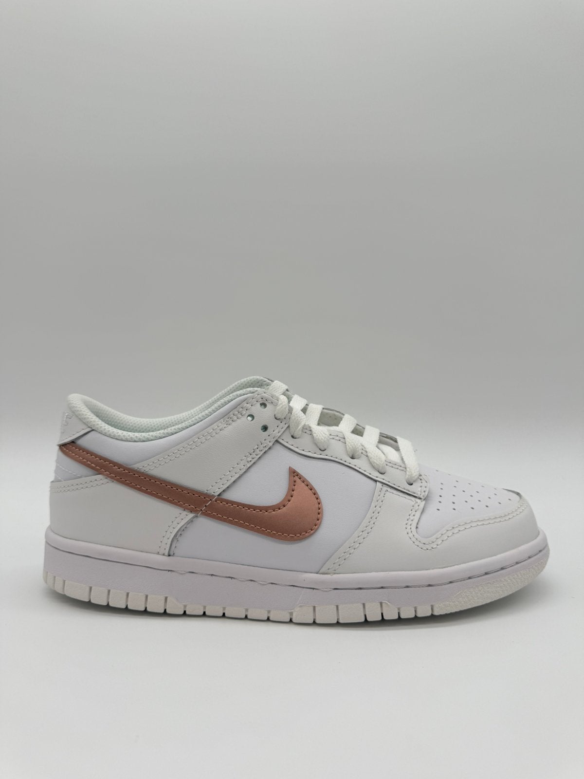 Nike Nike Dunk Low White Pink (GS) EU 38, Flippr.info@gmail.com, Wit, 1213NL, Nieuw