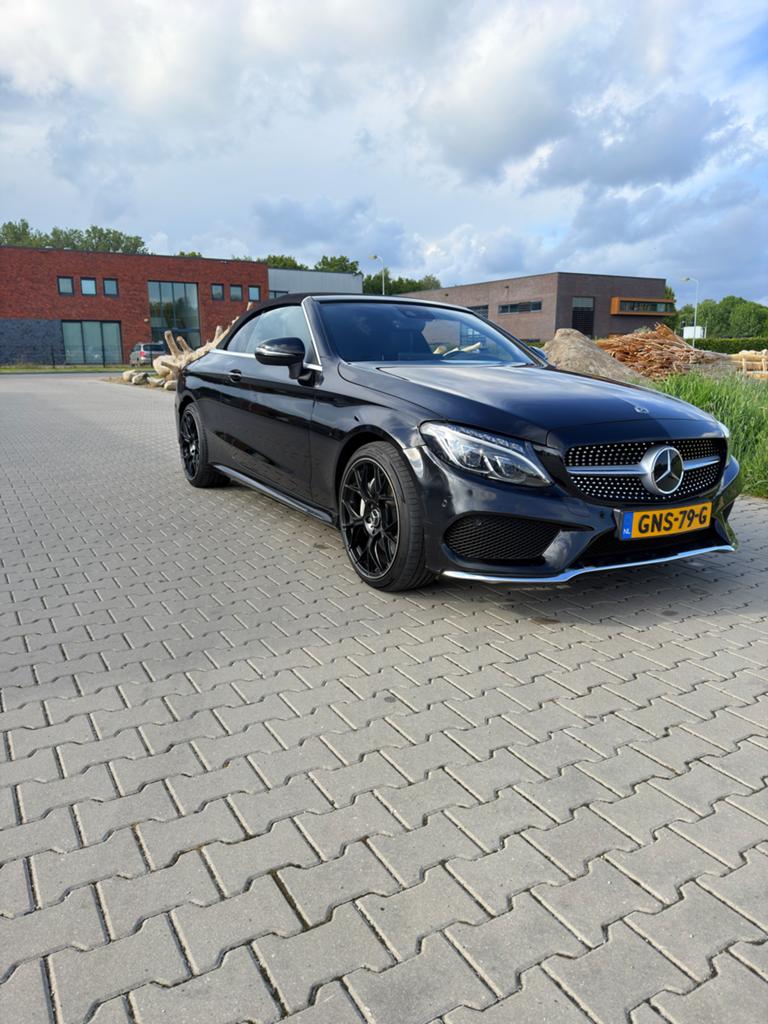 Mercedes-Benz C-Klasse C250 211pk 9G-TRONIC 2018 Zwart, Auto's, Mercedes-Benz, Automaat, 1800 kg, Zwart, 4 cilinders