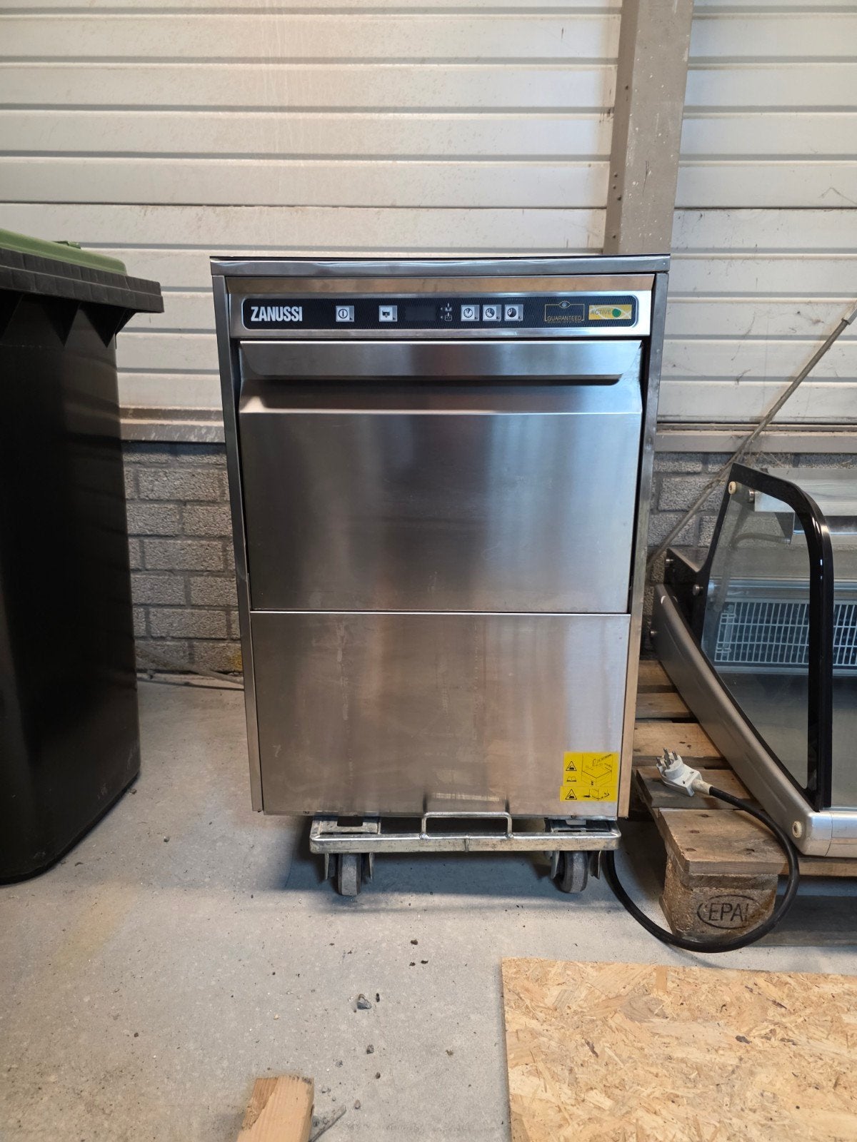 Zanussi Professionele Vaatwasser - Zo goed als nieuw, Ophalen, 60 cm of meer, Zo goed als nieuw, 85 tot 90 cm