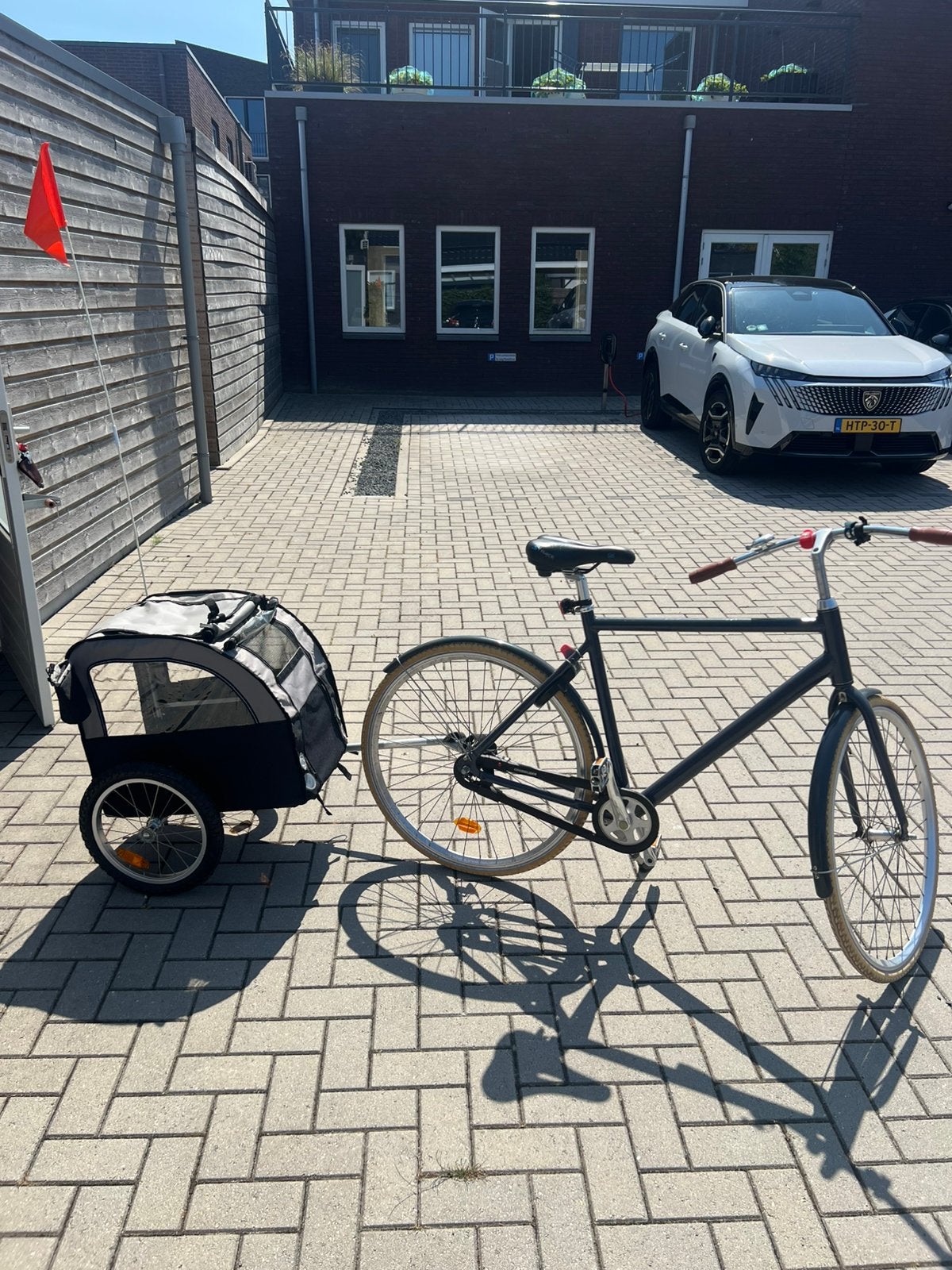 Fietsaanhanger voor kleine/middelgrote hond, Ophalen, Zo goed als nieuw, Hondenkar