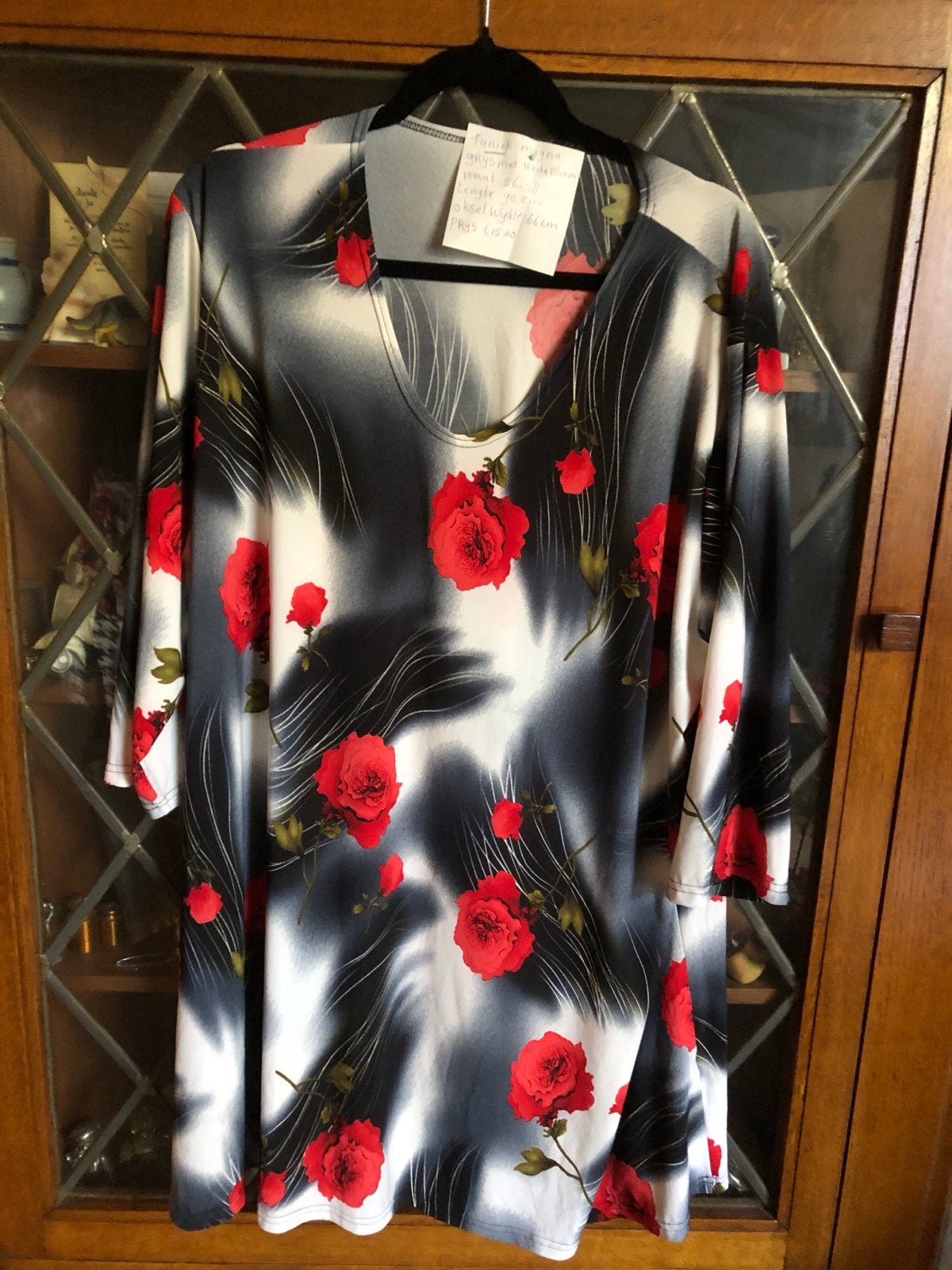 Magna Tuniek Grijs met Rode Bloemen Maat 56-58, Kleding | Dames, Ophalen of Verzenden, Gedragen, Grijs