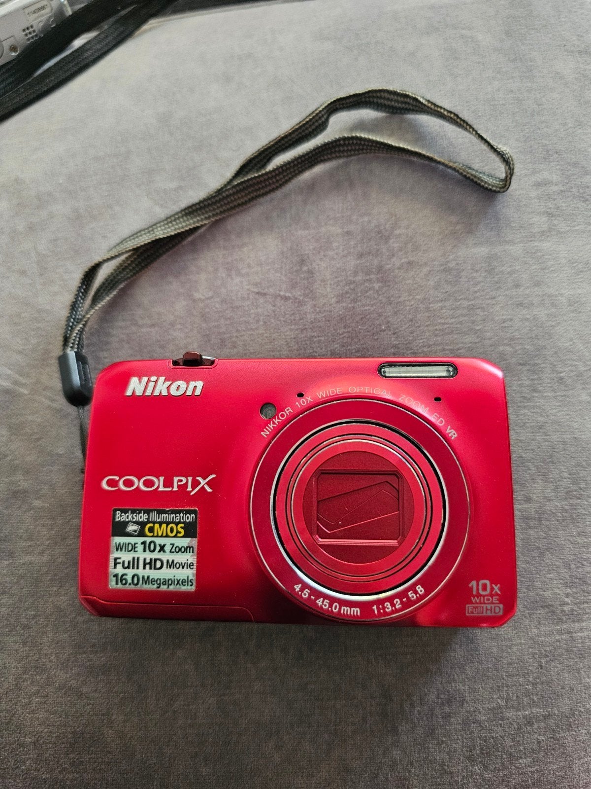 Nikon Coolpix collector item Rood - 16MP, 10x Zoom, Ingebouwde flitser, Gebruikt, Verzenden, Compactcamera