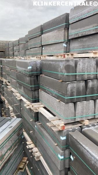 KORTING B-keus 1.386 stuks trottoirbanden 13/15x25x100cm, NW, Tuin en Terras, Tegels en Klinkers, Verzenden, Excluton BV, Overige typen