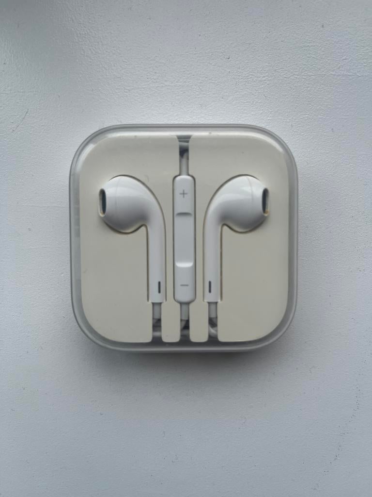Apple EarPods met 3.5mm koptelefoonaansluiting, Ophalen of Verzenden, Zo goed als nieuw