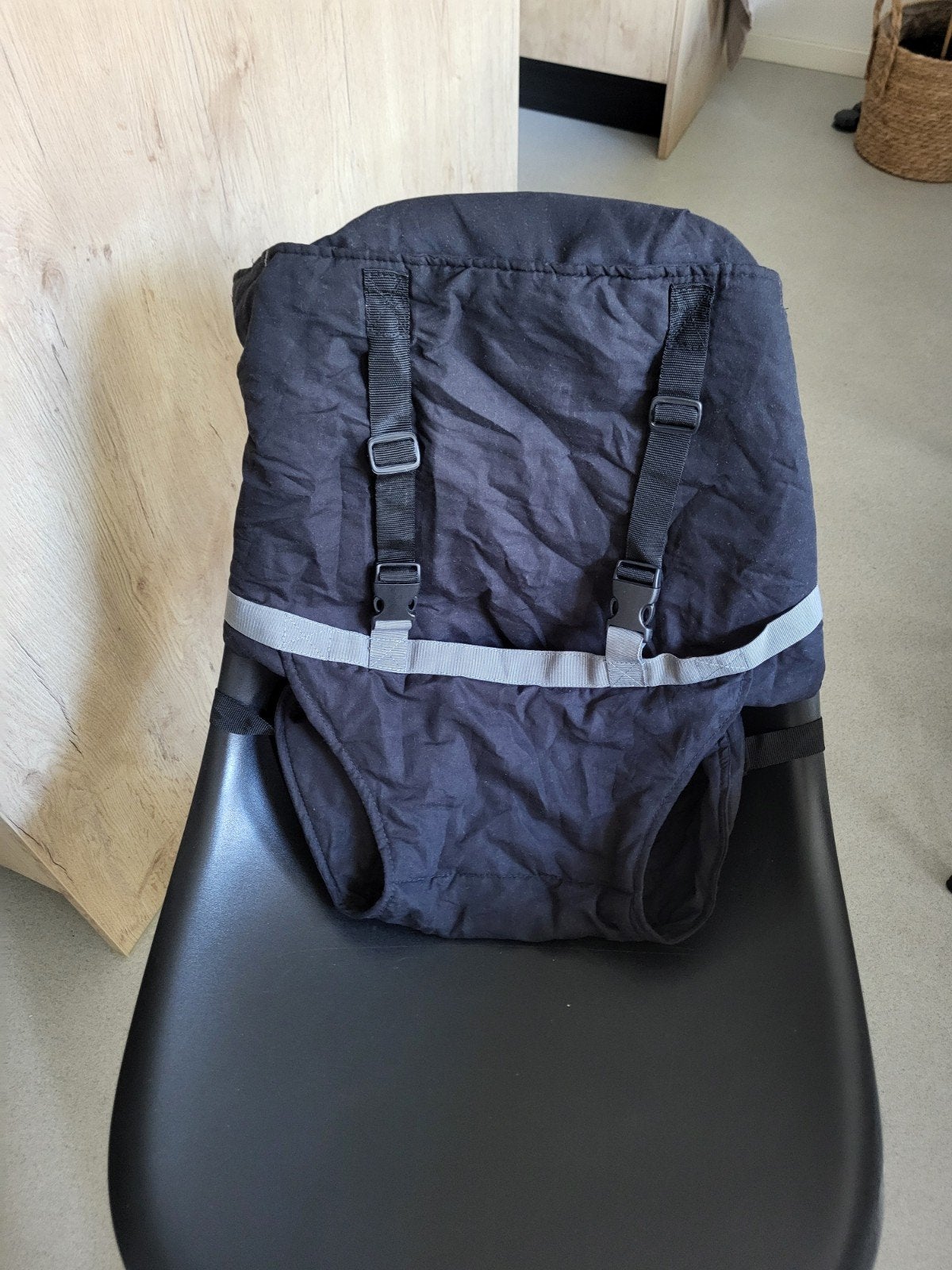Sack 'n Seat draagbaar kinderstoeltje - Zwart, Ophalen of Verzenden, Zo goed als nieuw, Overige typen, Gordel(s)