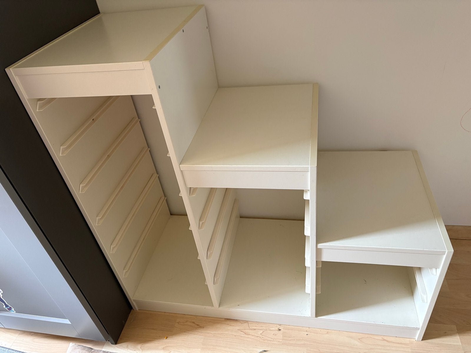 Witte ikea trofast trapkast met opbergruimte, Ophalen, Gebruikt
