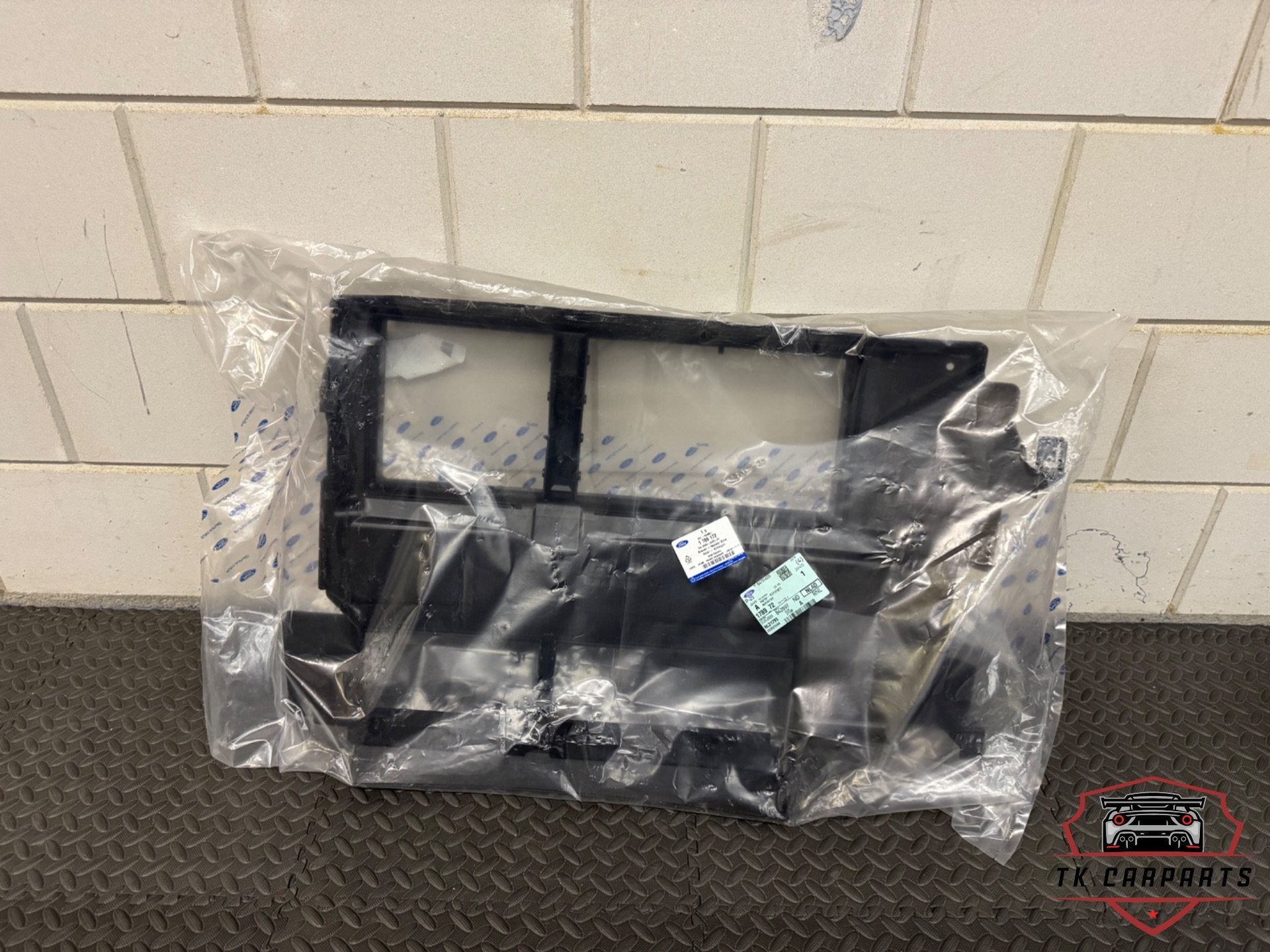 Nieuw ford focus III 3 radiator grille 1789172, Voor, Info@ford.com, Nieuw, Ophalen of Verzenden