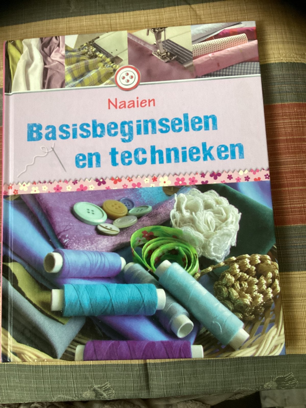 Naaien. Basisbeginseslen en technieken., Ophalen of Verzenden, Zo goed als nieuw