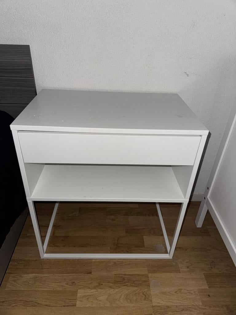 Nachtkast Ikea Wit, Huis en Inrichting, Slaapkamer | Nachtkastjes, Ophalen, Zo goed als nieuw, Minder dan 45 cm