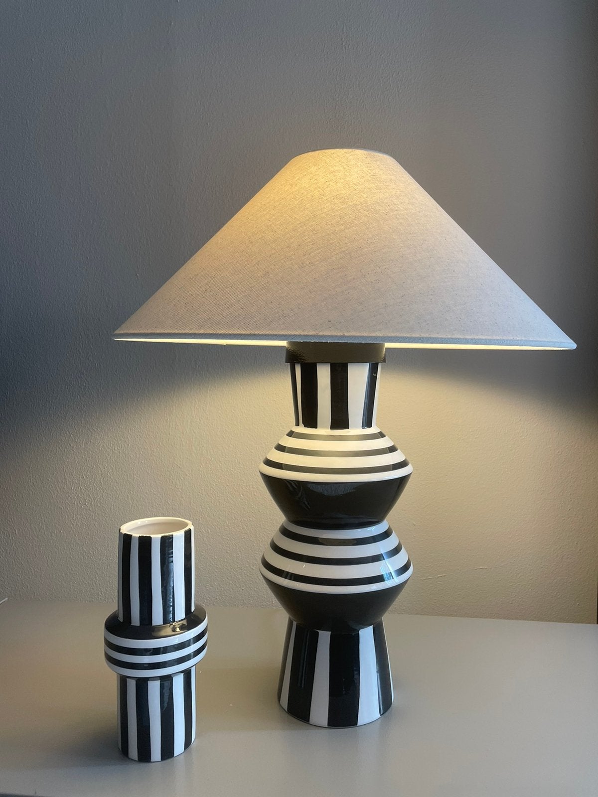 House Vitamin vazen (lamp), Huis en Inrichting, Lampen | Tafellampen, Ophalen of Verzenden, Zo goed als nieuw