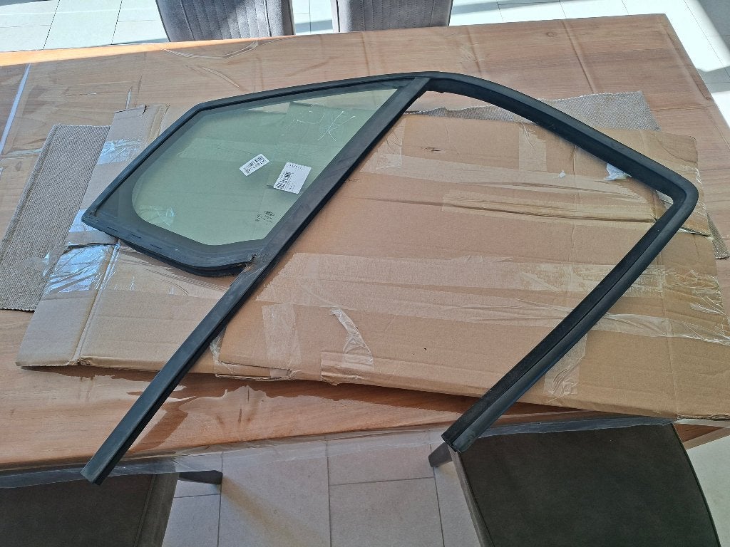 Driehoekruit rechts voor FORD TRANSIT CONNECT mk1
