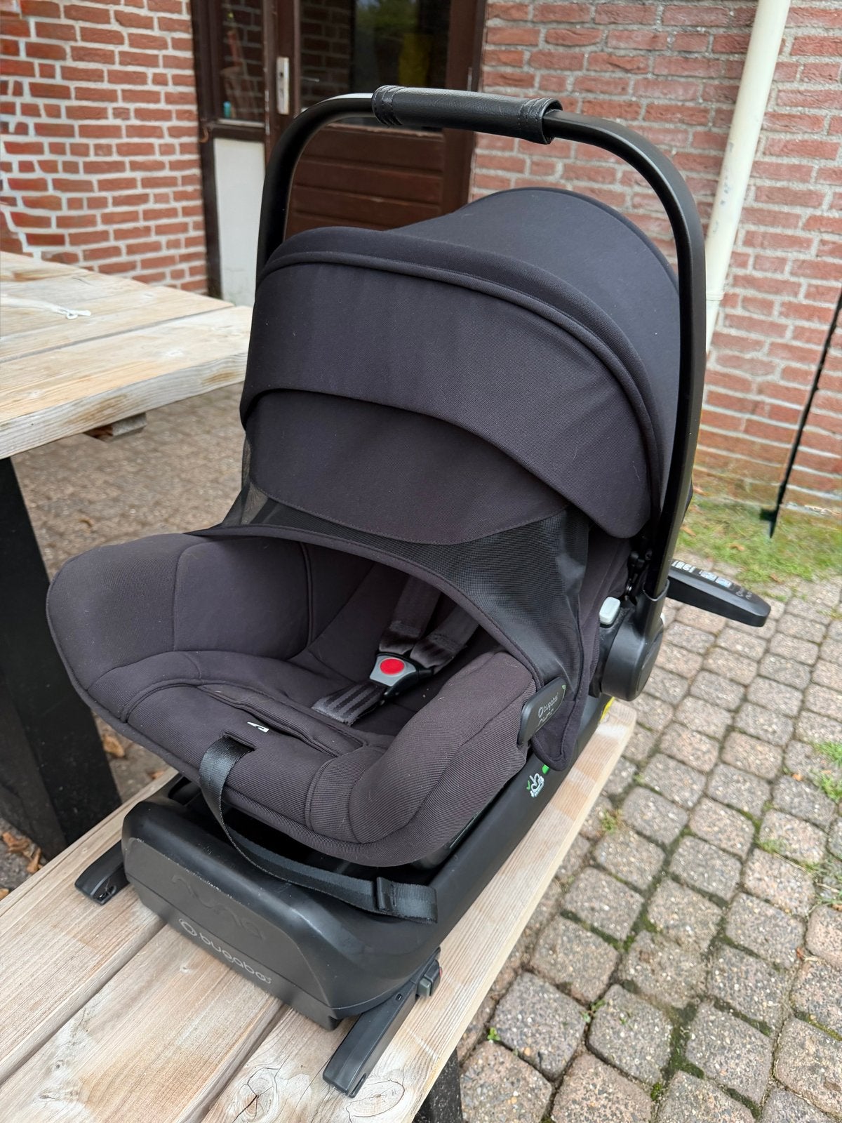 Bugaboo Turtle Air by Nuna maxicosi met Isofix base, Zijbescherming, Zo goed als nieuw, Isofix, 0 t/m 13 kg