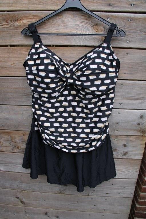 Badpakjurk zwart/ beige mt 52 D cup Inifinity Vaste prijs, Zwart, Ophalen of Verzenden, Zo goed als nieuw, Lingerie of Zwemkleding