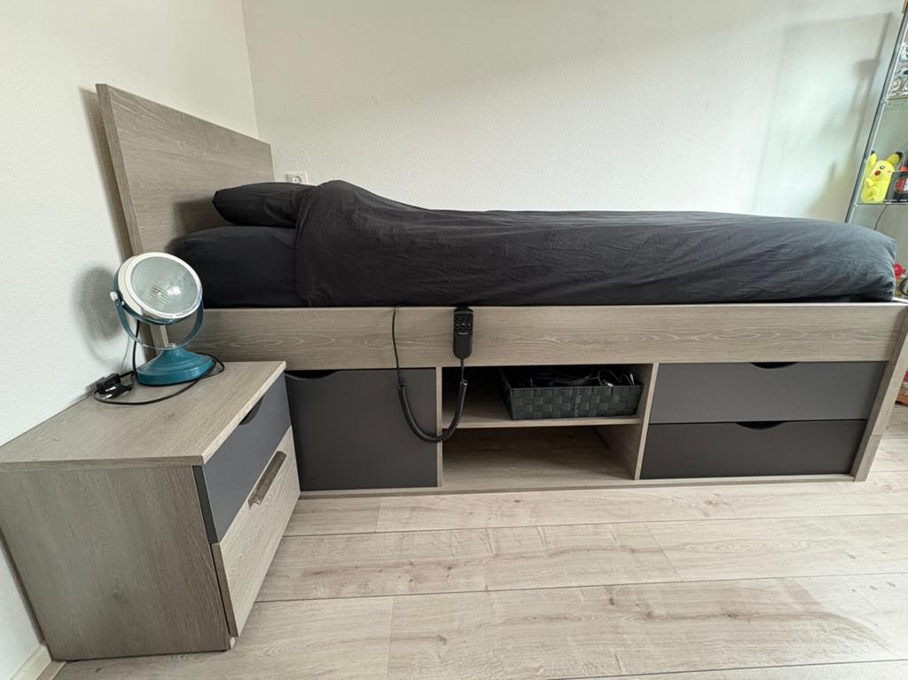 Bed 90x200 /nachtkastje/ kledingkast, Huis en Inrichting, Slaapkamer | Bedden, Ophalen, 90 cm, Eenpersoons, Wit