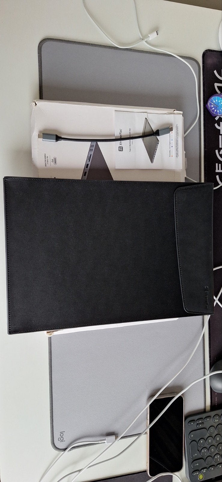 XtremeMac MacBook Sleeve + 8-in-1 Type-C Hub Zwart, Ophalen of Verzenden, Zo goed als nieuw, XtremeMac, Docking station