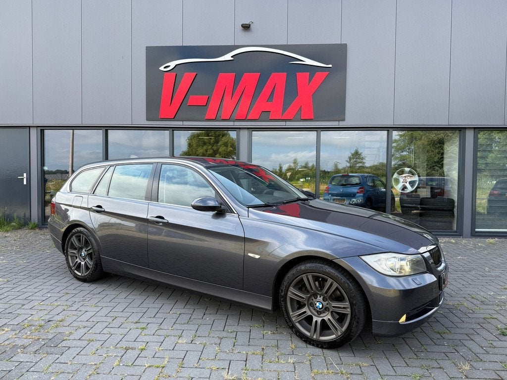 BMW Touring 325i Touring Exec. Naviprof Leder Xenon Stoelvw., Achterwielaandrijving, Gebruikt, Zwart, 2497 cc