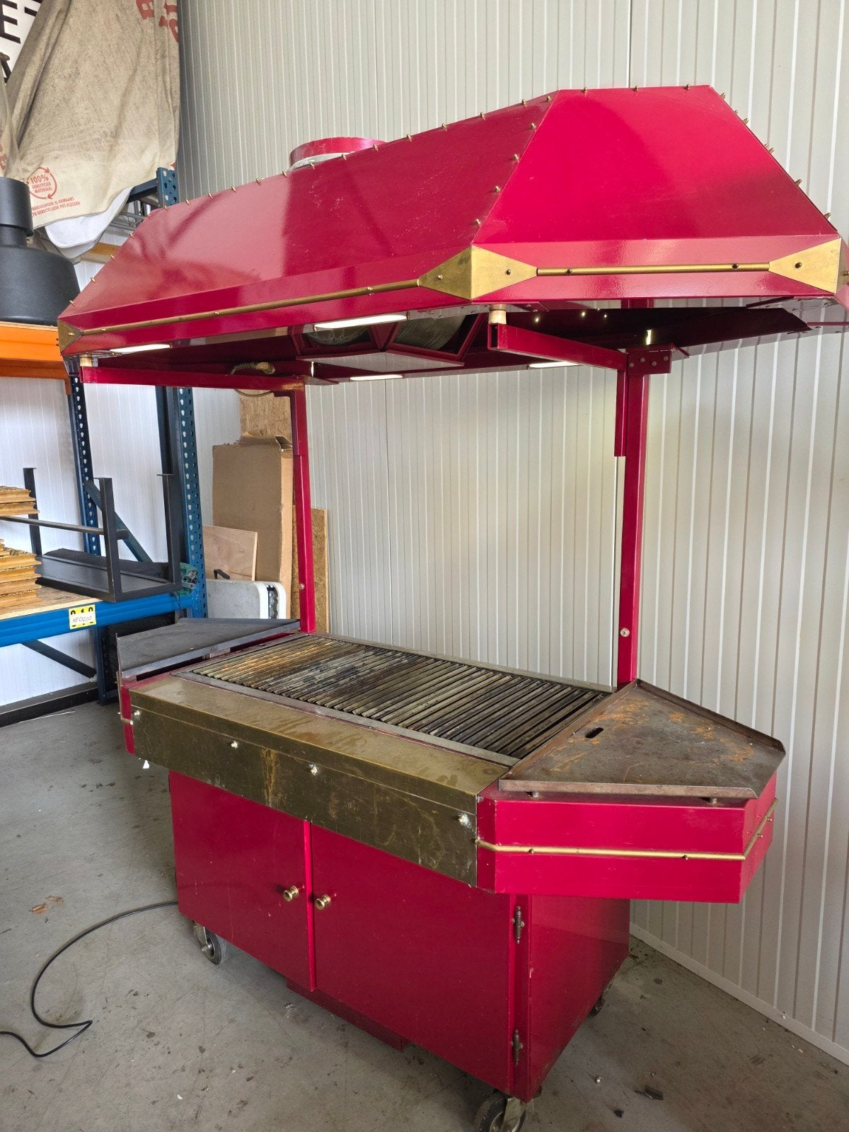 Professionele BBQ Grill met Afzuigkap en Verlichting, Ophalen, Gebruikt, Onbekend