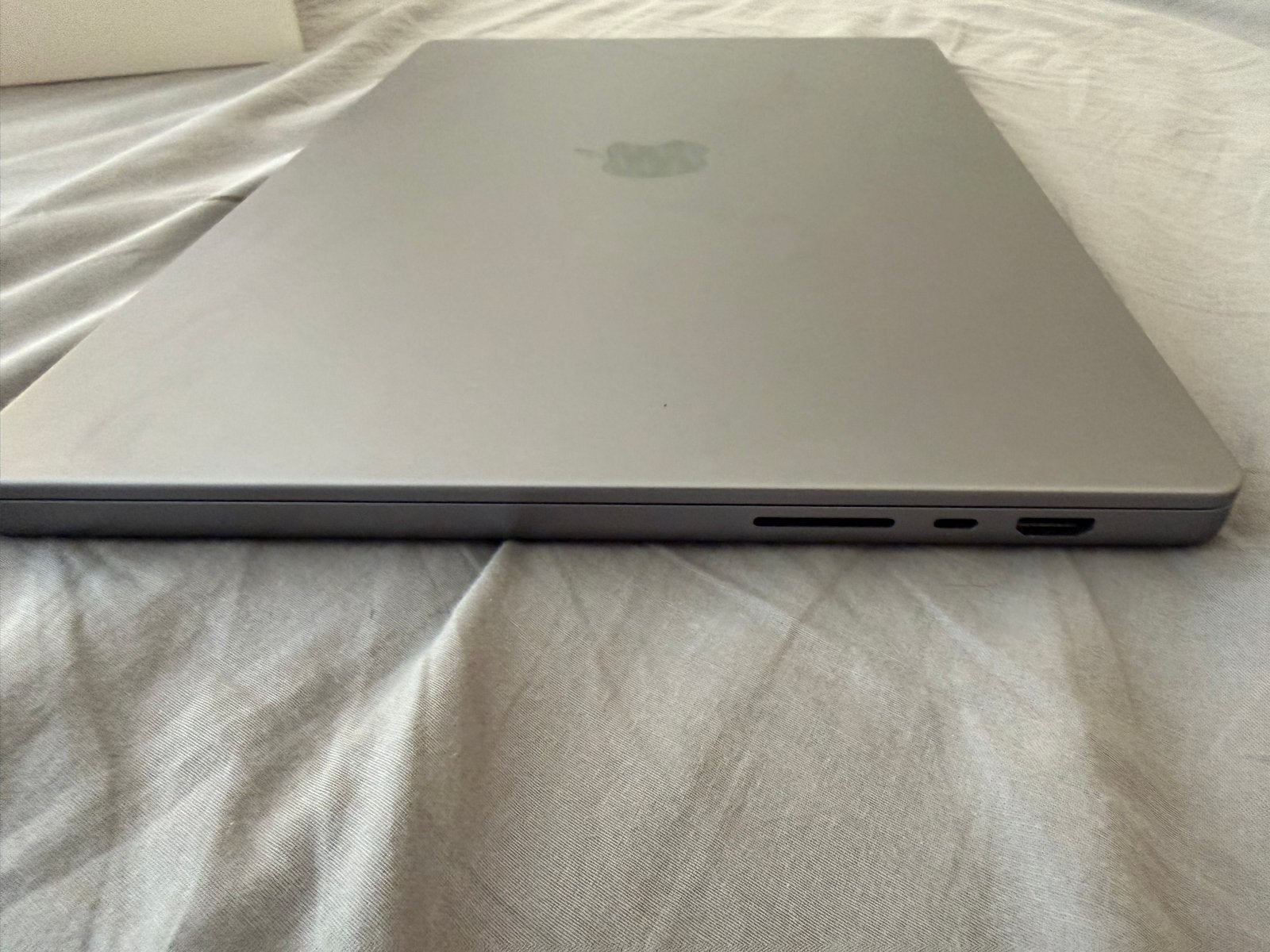 Foto 6 van MacBook Pro 16 inch M1 Pro - 16GB RAM - 1TB SSD