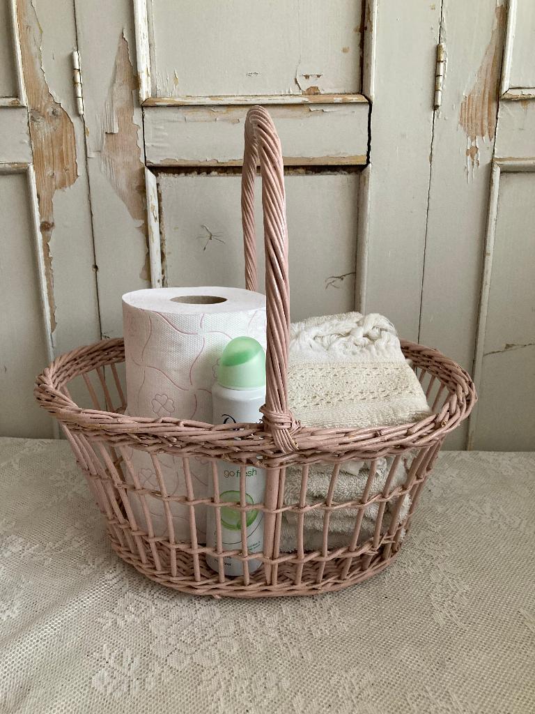 Brocante licht roze mandje met hengsel - luiermandje, Ophalen of Verzenden