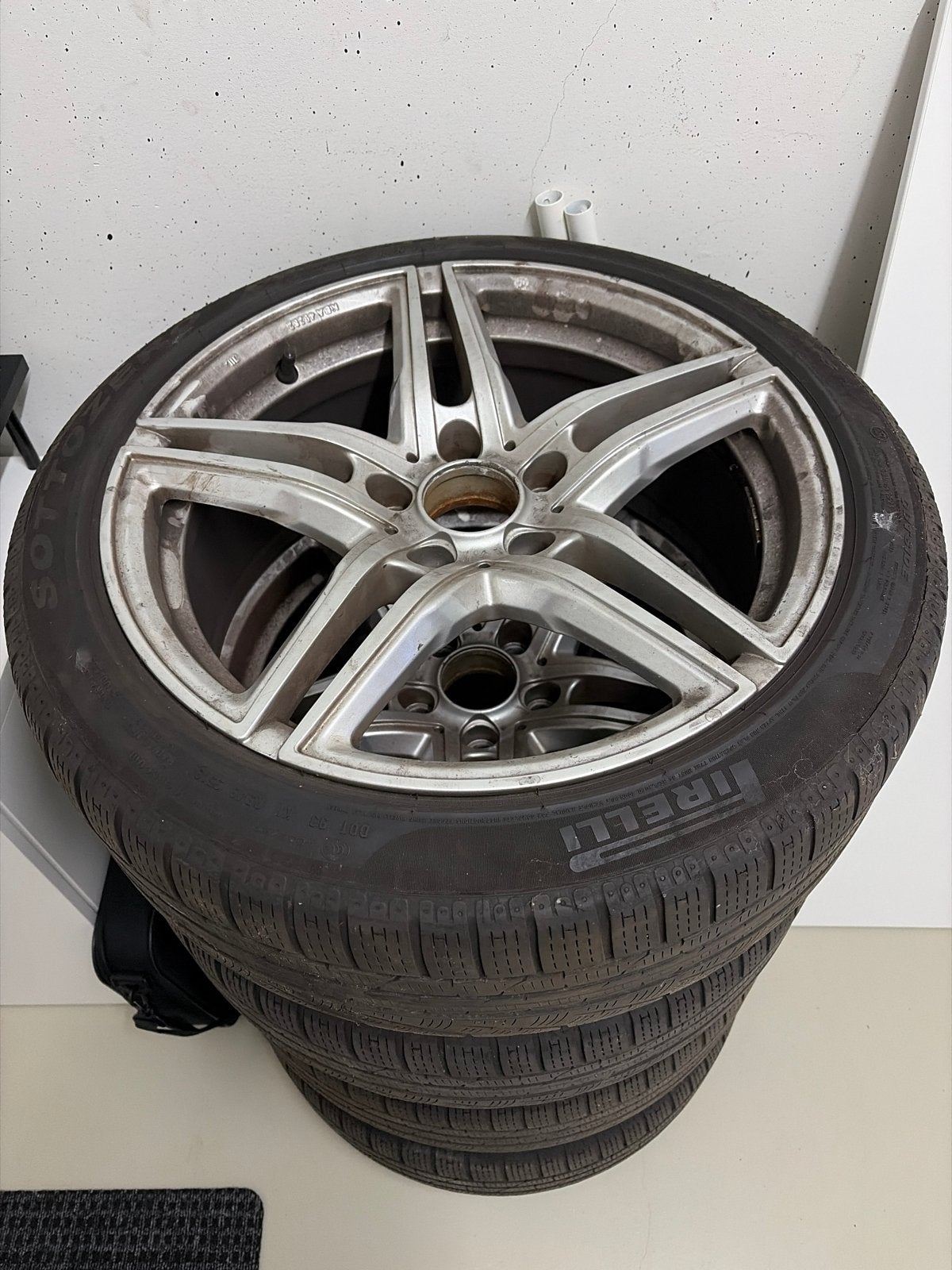 Winterset BMW met Pirelli banden - 5x120 steekmaat, Auto-onderdelen, Ophalen, 18 inch, Gebruikt, Banden en Velgen