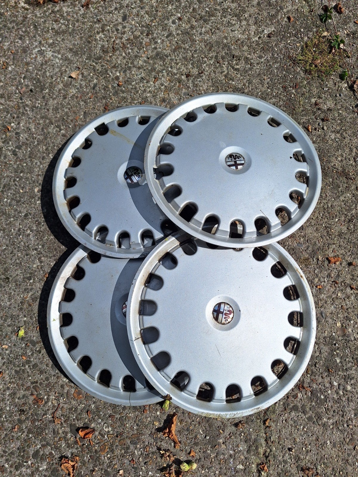 Alfa Romeo wieldoppen set (4 stuks), Auto diversen, Wieldoppen, Ophalen, Gebruikt