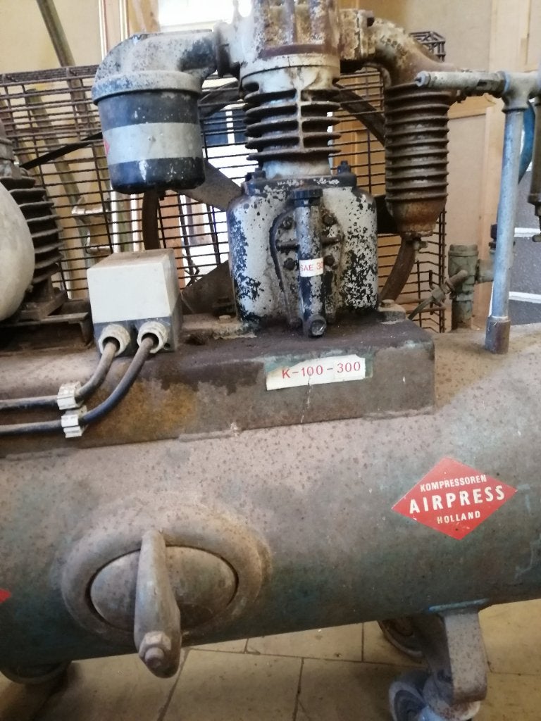 Airpress compressor 100liter 380v, Doe-het-zelf en Verbouw, 100 liter of meer, Ophalen, Gebruikt, 6 tot 10 bar