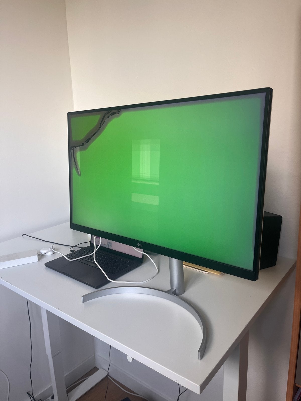 LG 27UL850 Monitor - LCD Scherm Kapot (voor onderdelen), Computers en Software, IPS, Ophalen of Verzenden, Ultra HD (4K), Niet werkend